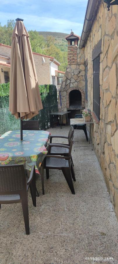 La Pasailla De Gredos Guest House Navacepeda de Tormes ภายนอก รูปภาพ